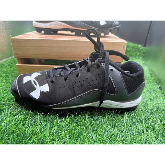 Under Armour- Black/ Gray - Cleats - Size 7.5M main image 8